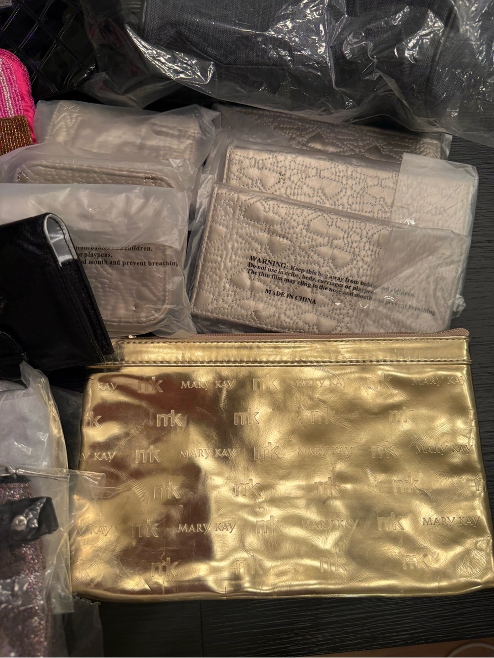 Mary Kay Bundle of 25+ Cosmetic Cases Makeup Bags Lot of Mary Kay Bags NEW - Picture 5 of 6